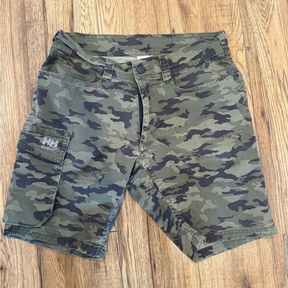 Helly Hansen Men's Green Camo Cargo Shorts